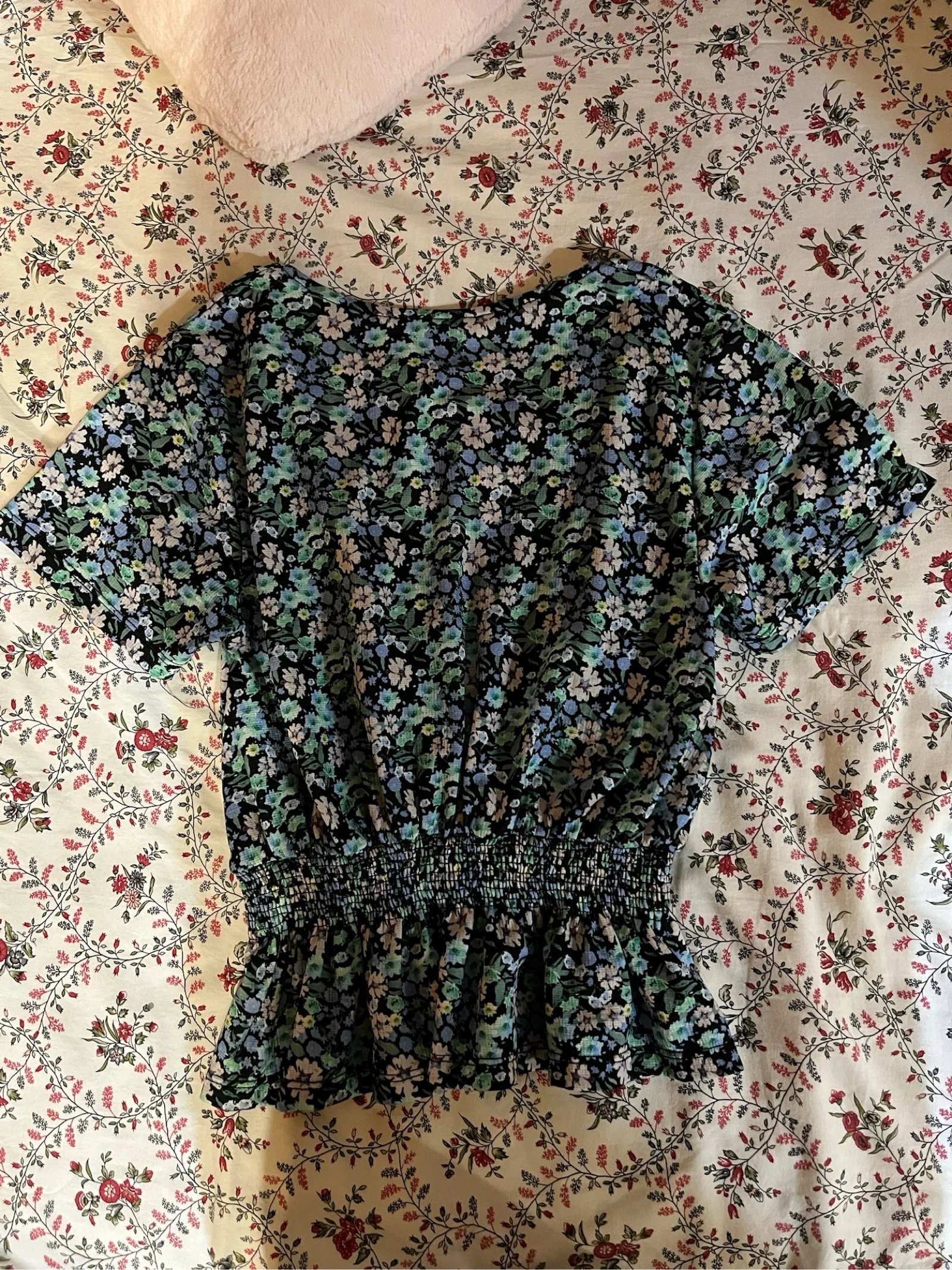 v-neck blouse – photo 6